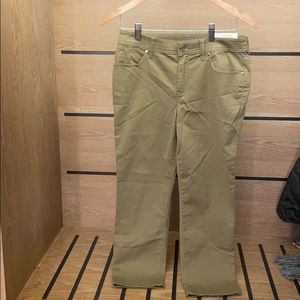 Olive green chicos jeans